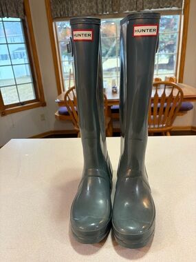 Hunter Tall Gloss Rain Boots Grey